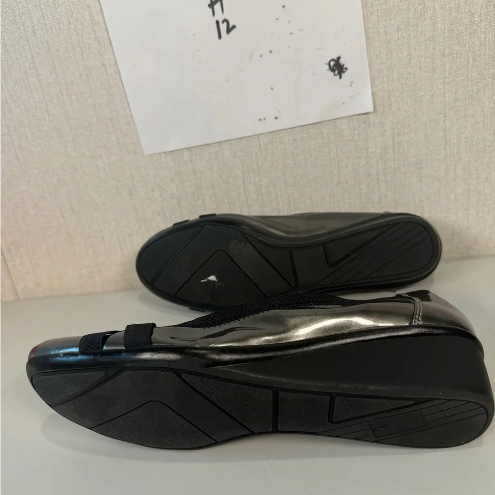 Anne Klein Sport Womens AKDefinitely gray/ Black‎ Patent Wedge Pump US 10M